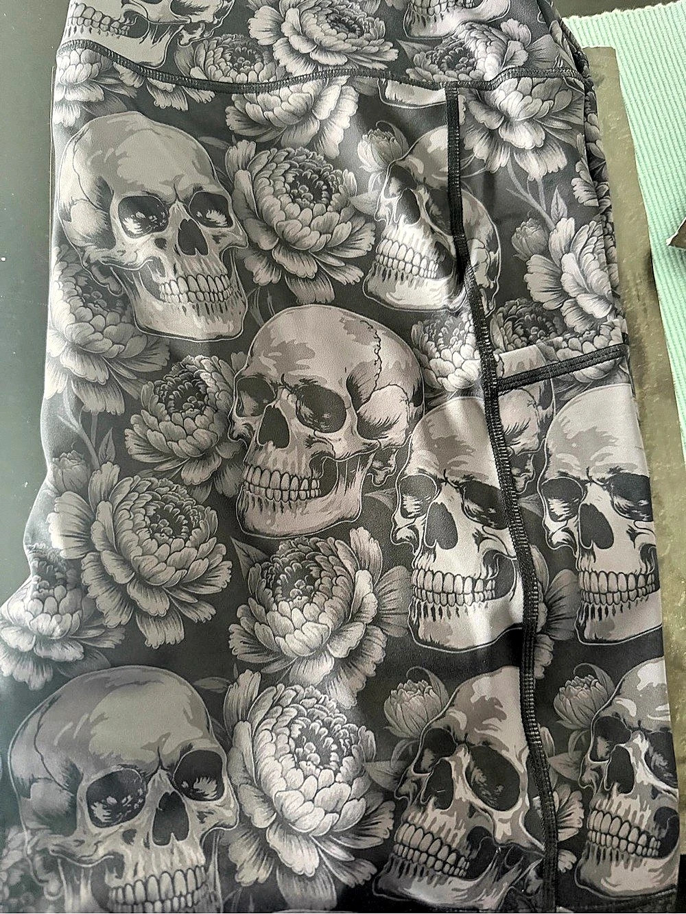 CVG Sealed Series Skulls 7" Floral Shorts XXL NWT - Dark Eternity